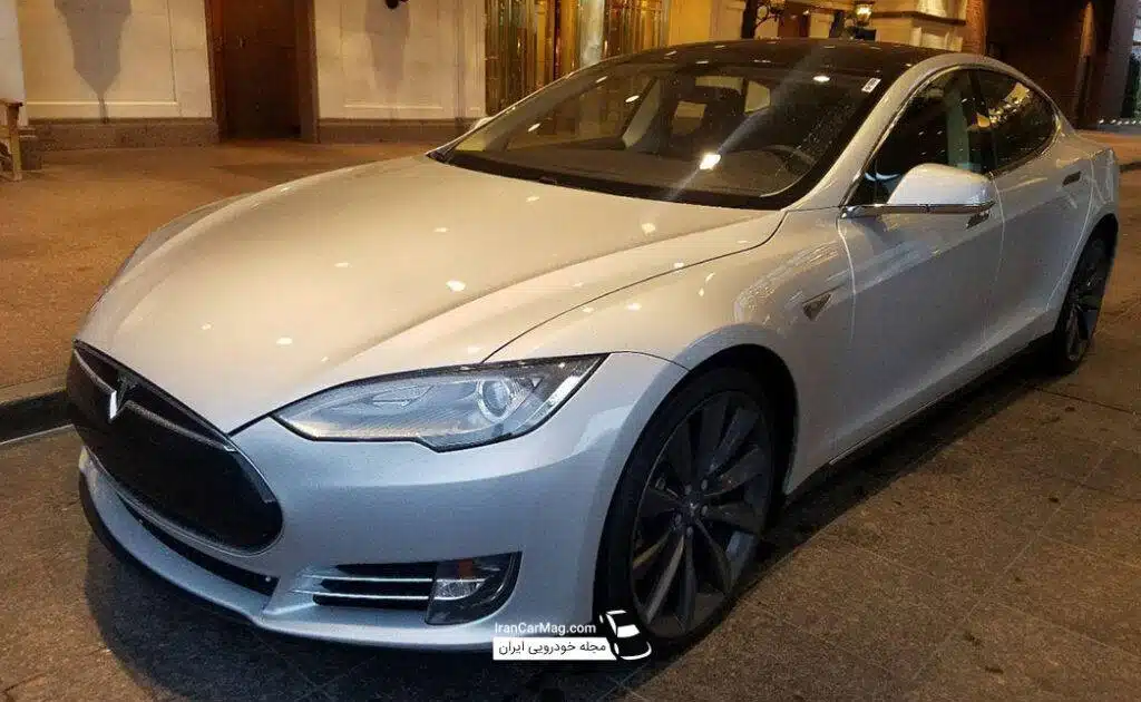 با خودروی تسلا آشنا شوید، نحوه باز شدن درها