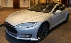 با خودروی تسلا اس آشنا شوید (نحوه باز شدن درها) + فیلم