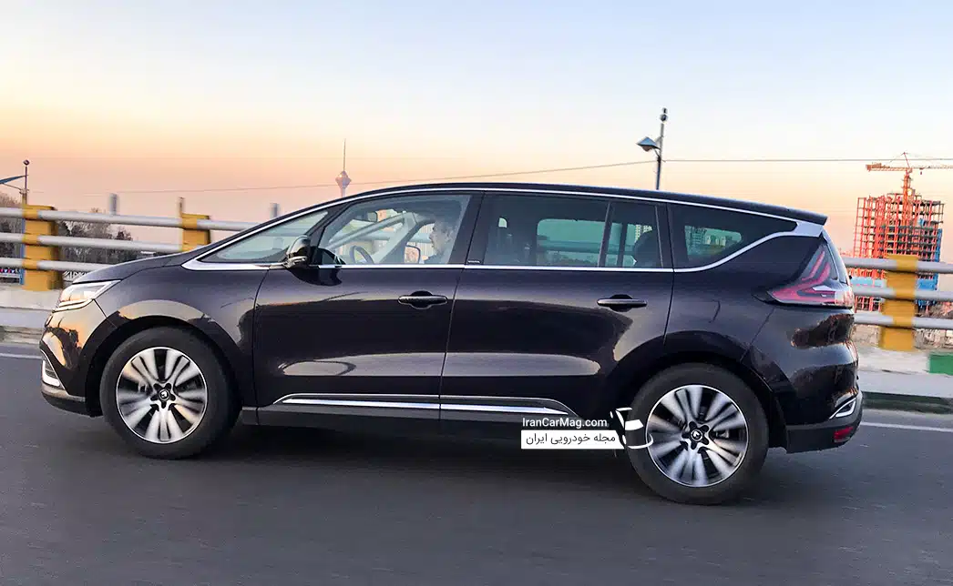 رنو اسپیس با پلاک ملی رویت شد+ تصاویر اختصاصی به تازگی تصاویری از یک دستگاه رنو اسپیس با پلاک ملی به دستمان رسیده است خودرویی که توسط شرکت نگین خودرو نماینده محصولات رنو در ایران وارد کشور شد.