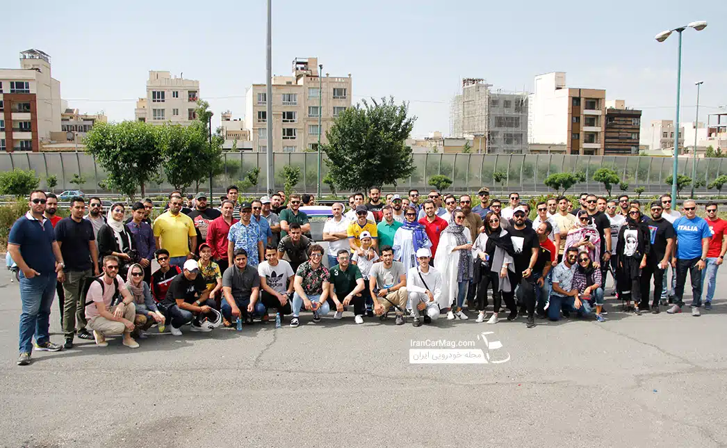 عکس یادگاری پیش از حرکت شرکت کنندگان