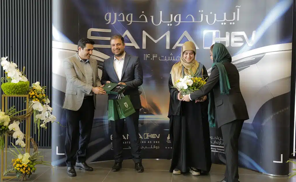 اولین سری از مشتریانی که لاماری ایما هیبرید را دریافت کردند