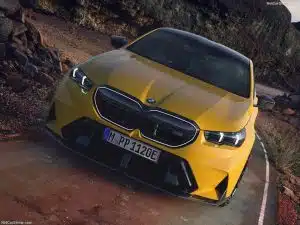 بی ام و ام 5 ام قطعات جدیدی دریافت می کند.