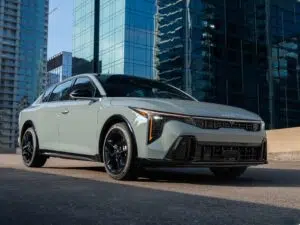 نگاهی به کیا K4