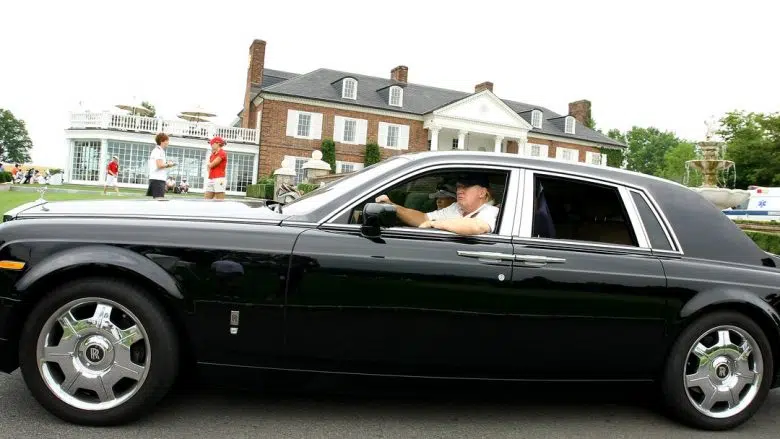 اعمال تعرفه ۲۵ درصدی بر خودروهای وارداتی توسط دونالد ترامپ / افزایش قیمت خودرو در بازار آمریکا