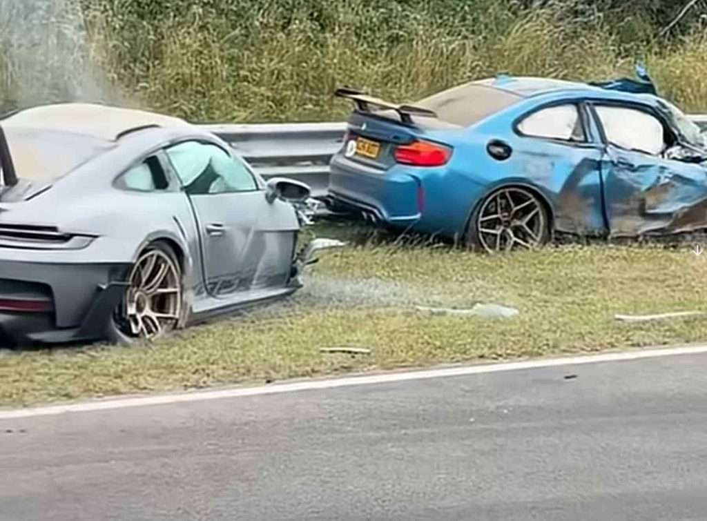 تصادف در پیست نوربرگرینگ، بی ام و M2 و پورشه GT3 RS 911 نابود شدند| هر دو راننده زنده ماندند