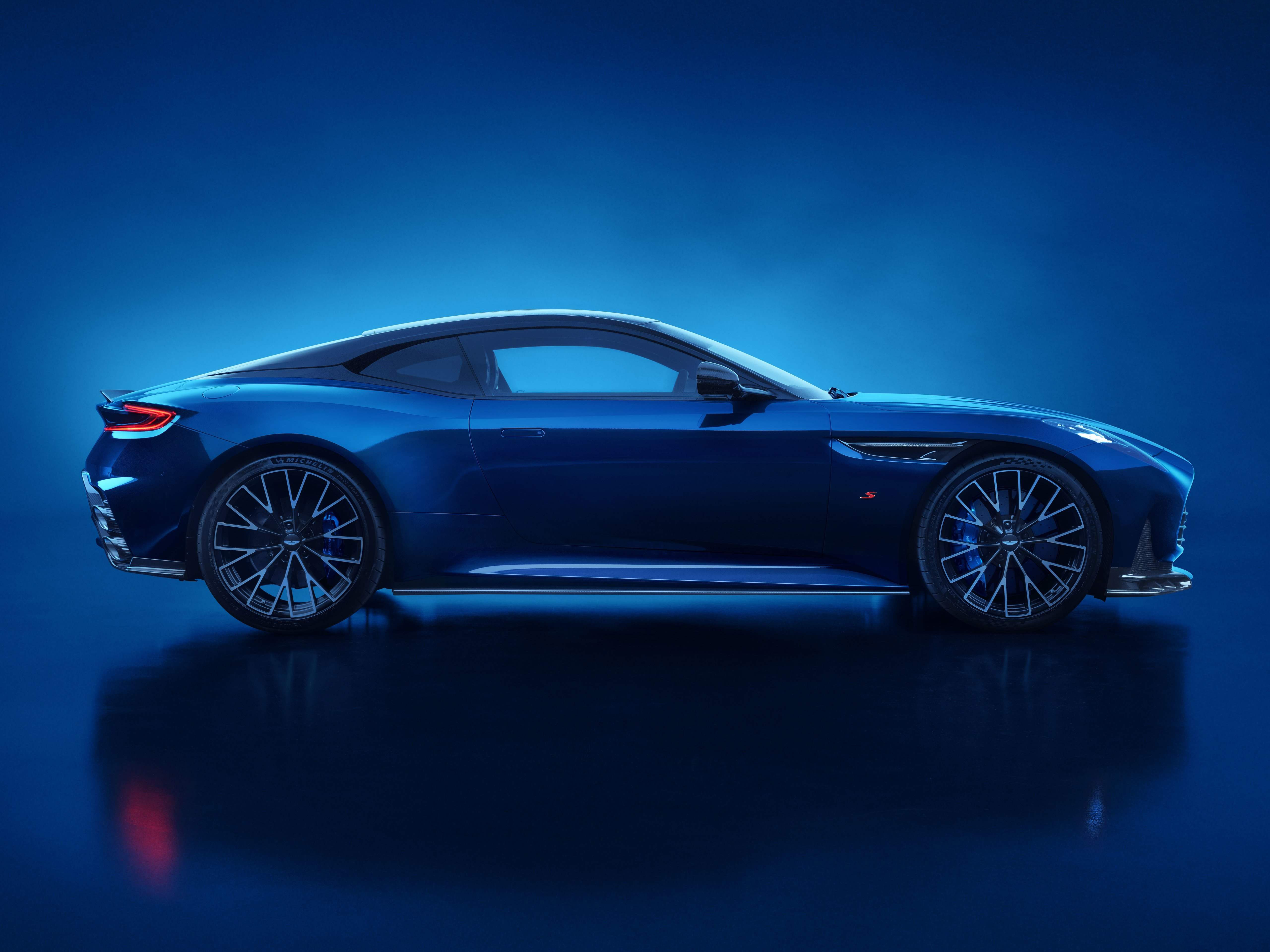 استون مارتین DB12 S