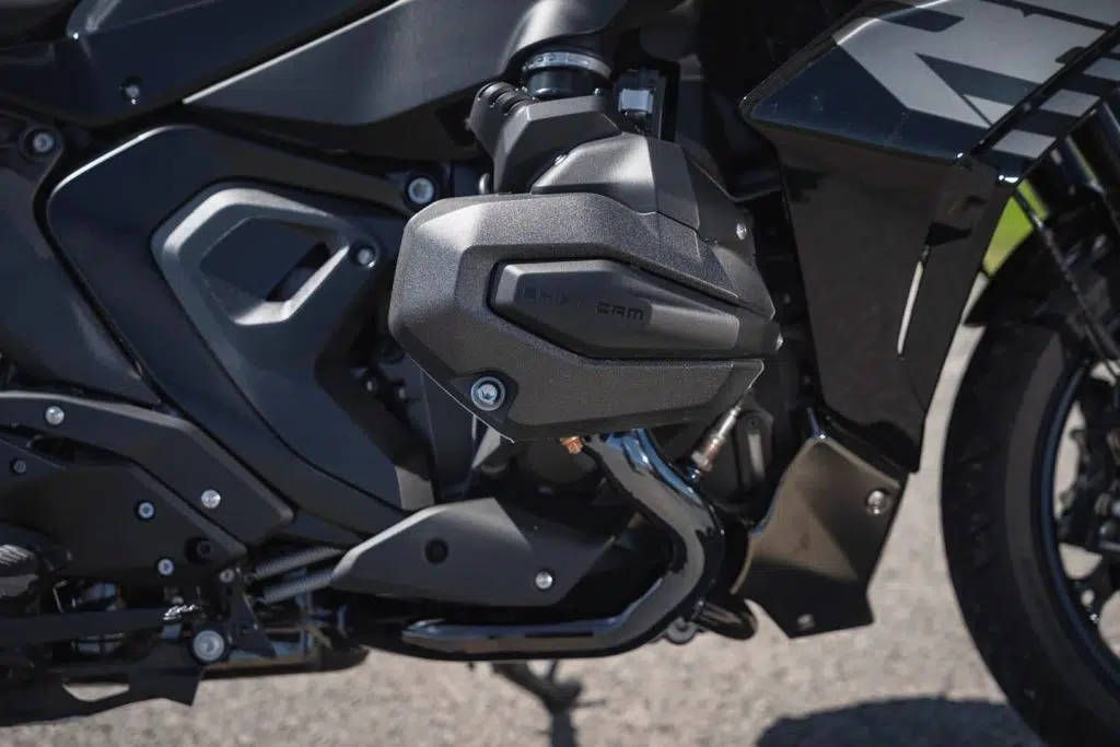 بی ام و R 1300 RS؛ وقتی تورینگ، ژن اسپرت دارد