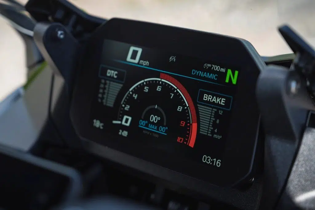 بی ام و R 1300 RS؛ وقتی تورینگ، ژن اسپرت دارد