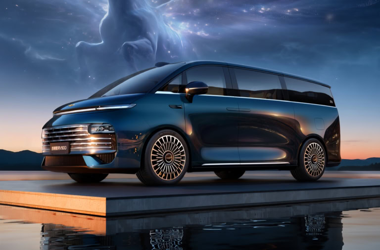 جیلی گلکسی V900 معرفی شد؛ یک هتل متحرک نه یک ون ساده!
