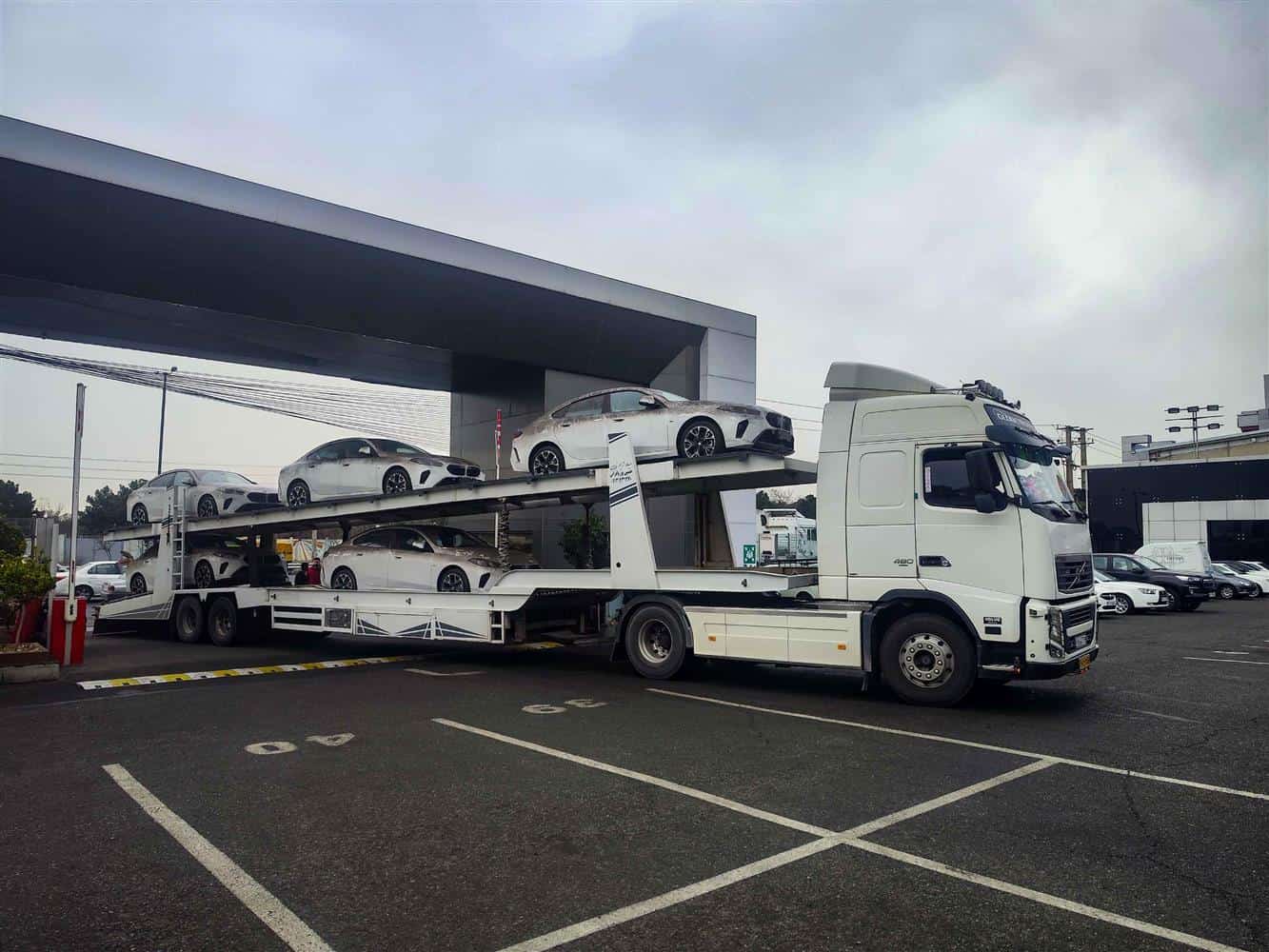 تحویل خودرو در پرشیا خودرو در 17 روز گذشته / جانبازان و مالکین بی ام و های برقی خودروهایشان را تحویل گرفتند