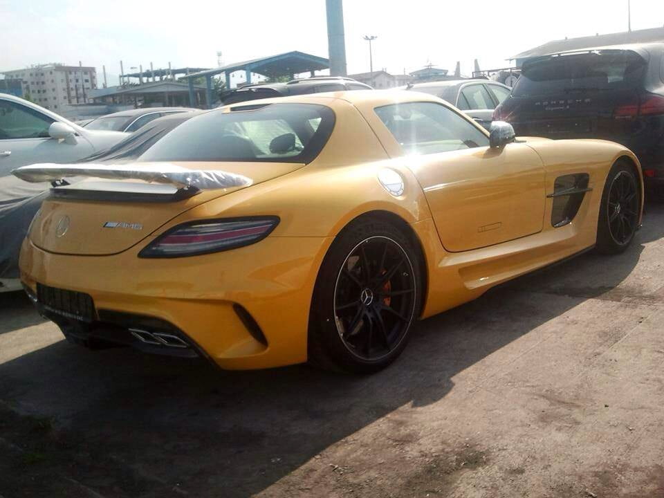 مرسدس بنز SLS AMG بلک سریز زرد 8 سیلندر؛ خاصترین و گرانترین بنز پلاک ملی ایران + عکس