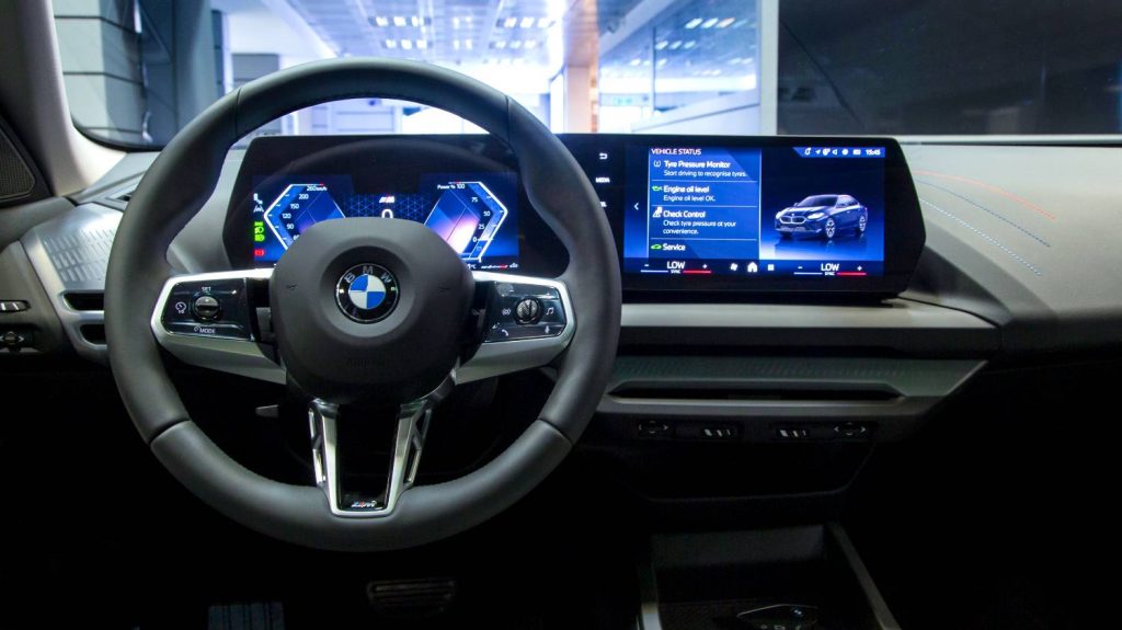 تچهیزات بی ام و 225 L M Sport