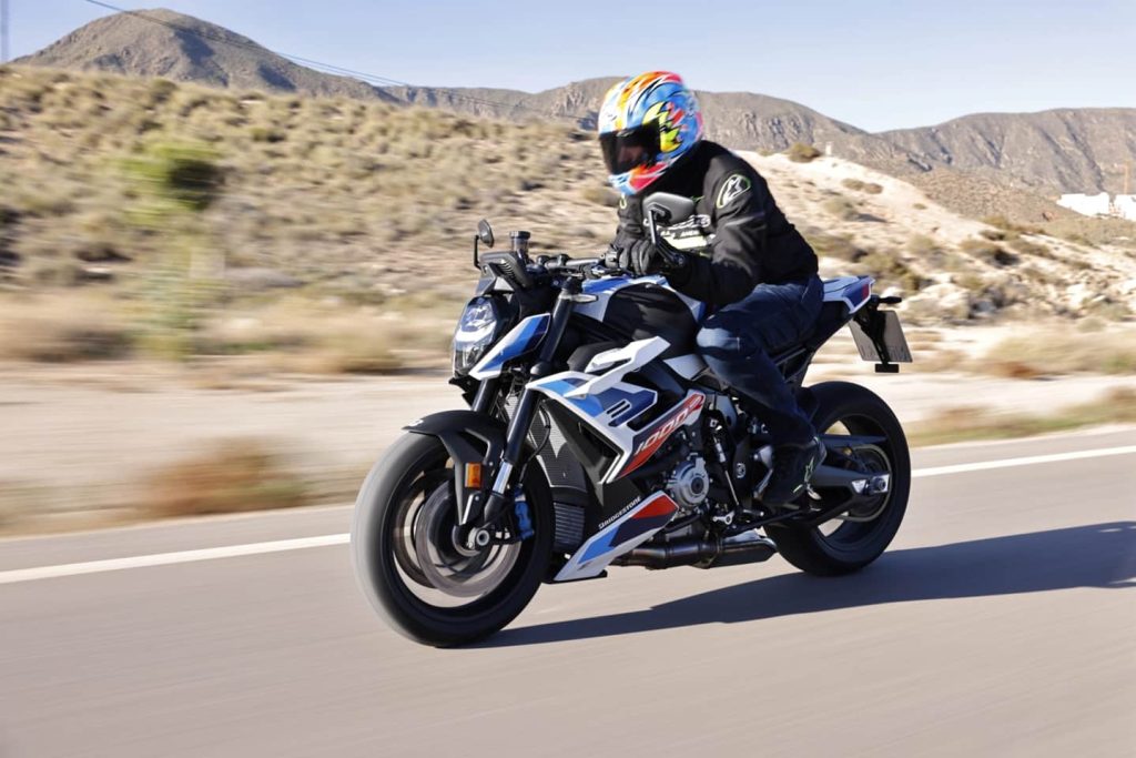 بی ام و M1000R