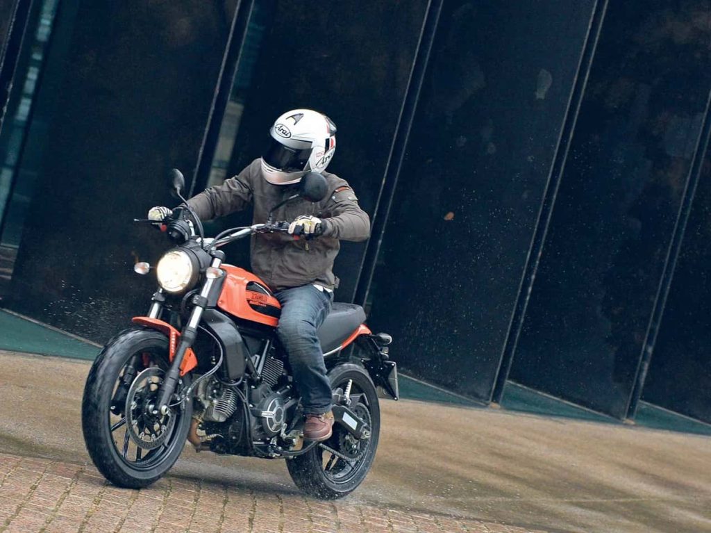 داکاتی اسکرامبلر سیکستیتو