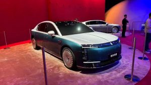 آغاز پیشفروش ماکسترو S800 گرند دیزاین در چین؛ سدان فوقلوکس جک و هواوی با قیمت پایه ۲۳۵ هزار دلار