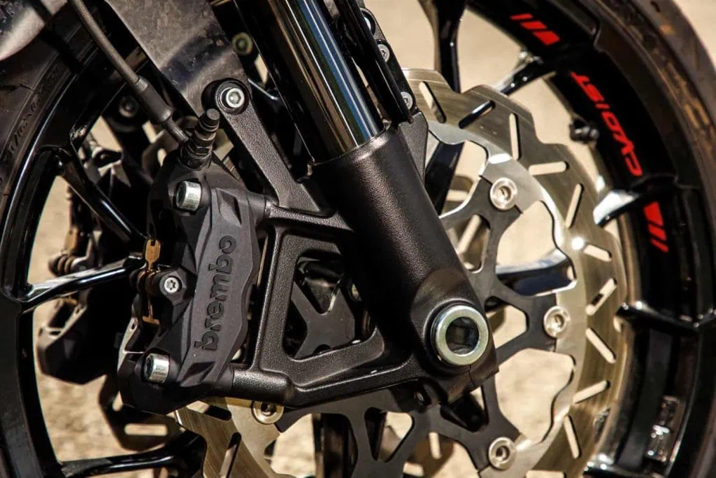 ترمزهای Brembo رادیال چهار پیستونه