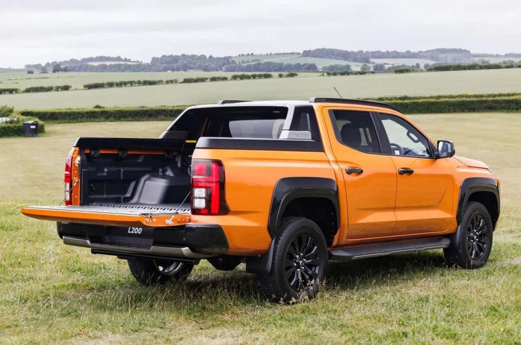 میتسوبیشی L200