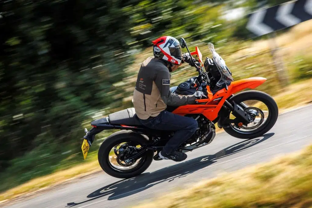 کی تی ام 390 Adventure X