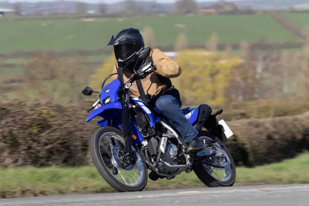 سواری یاماها WR125R