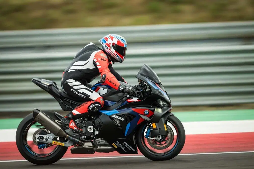 بی ام و M1000RR