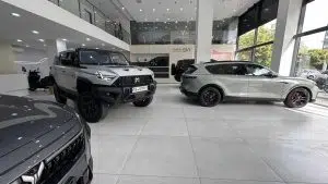 نمایش محصولات وویا و ام هیرو در نمایندگی 111 سروش موتور در سعادتآباد