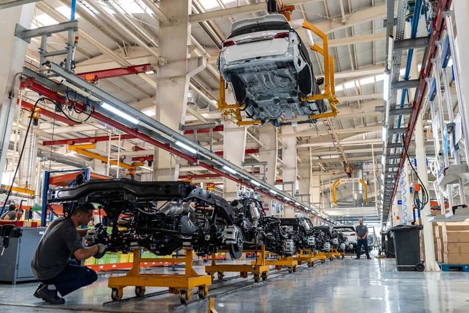 رشد ۲۱ درصدی تولید مانیان خودرو در سال ۱۴۰۵؛ افزایش تولید نیسان ترا برای تسریع تحویلها