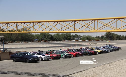 خودروها پیش از شروع مسابقه در خط استارت